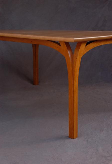 Rolands Dining Table
