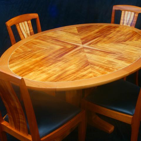 Star Ellipse dining table