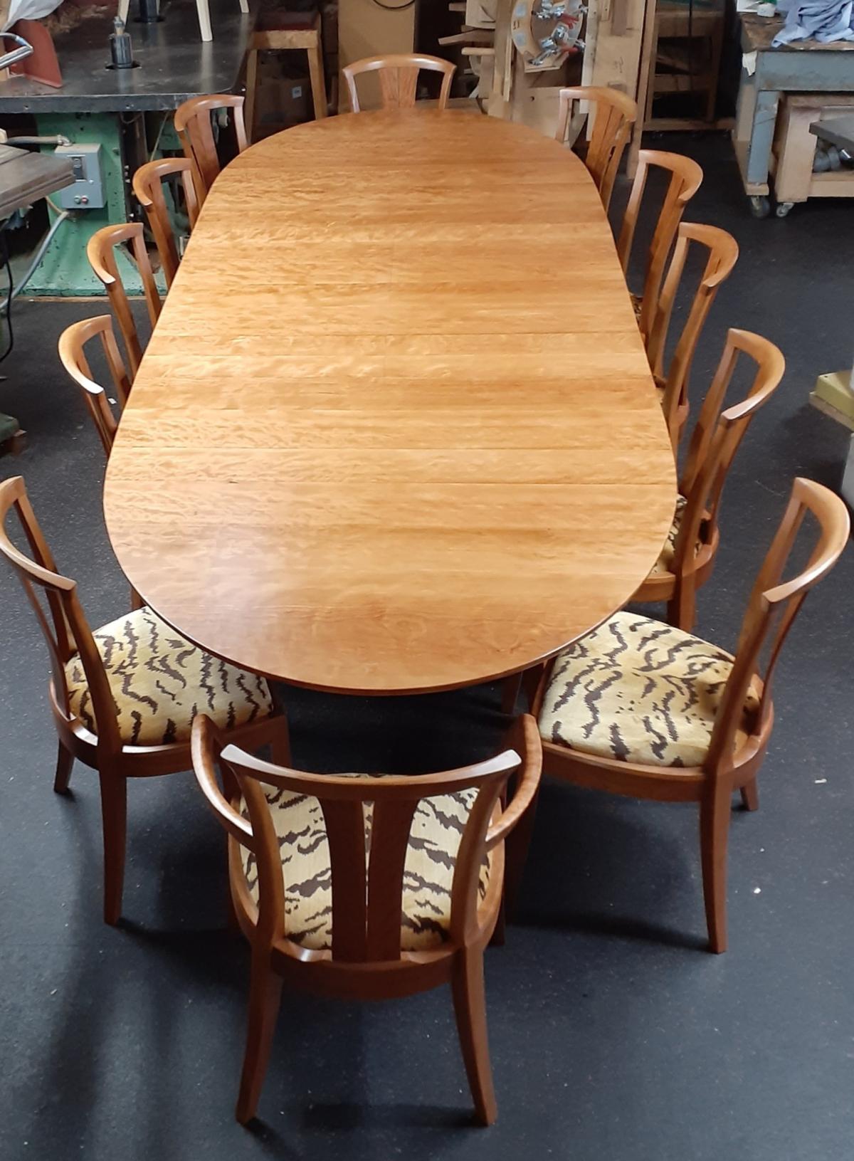 Large Grande table with 3 butterfly leaves added