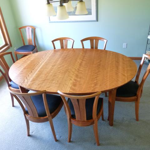 Laurel Medium Grande Table with Butterfly Leaf Set ( Neo chairs)
